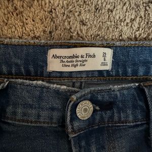Abercrombie size 8 straight leg